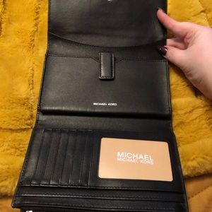 Michael Kors Bags - Michael Kors wallet Michael Kors Bags - Michael Kors wallet